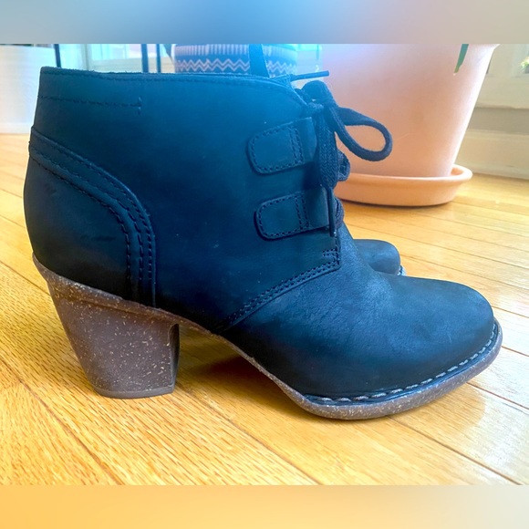 Clarks Ankle Boots Size 8 US - Picture 7 of 8